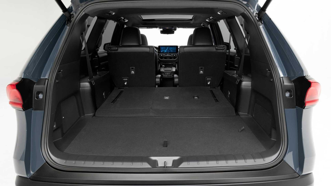 Toyota Grand Highlander 2023 ra mắt: 3 hàng ghế, 7 cổng USB và vô số điểm thực dụng - Ảnh 7.