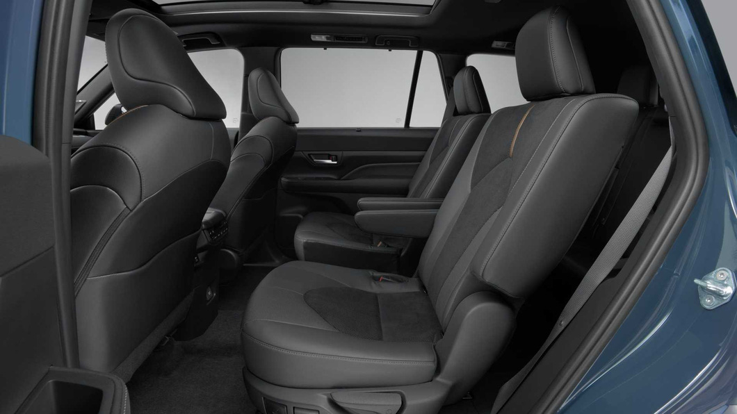Toyota Grand Highlander 2023 ra mắt: 3 hàng ghế, 7 cổng USB và vô số điểm thực dụng - Ảnh 11.