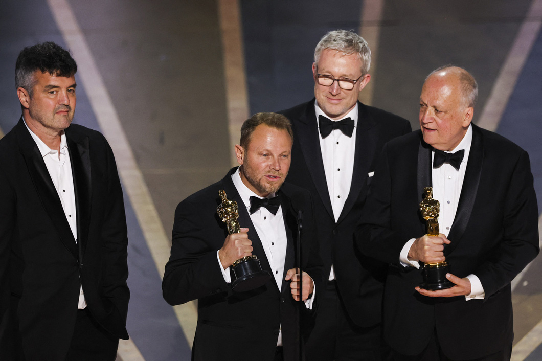 Joe Letteri, Richard Baneham, Eric Saindon and Daniel Barrett accept the Best Visual Effects award for Avatar: The Way Of Water