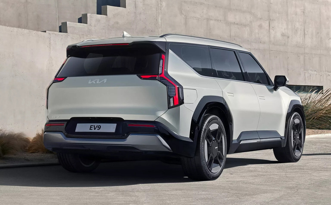 Kia EV9 ra mắt: SUV điện 7 chỗ rẻ nhất, ghế xoay 180 độ, rộng rãi cho cả nhà - Ảnh 2.