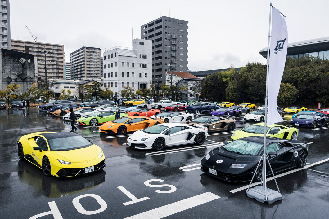 Lamborghini ghi tên vào kỷ lục Guinness: ‘Đàn siêu bò’ lớn nhất từ trước đến nay - Ảnh 10.