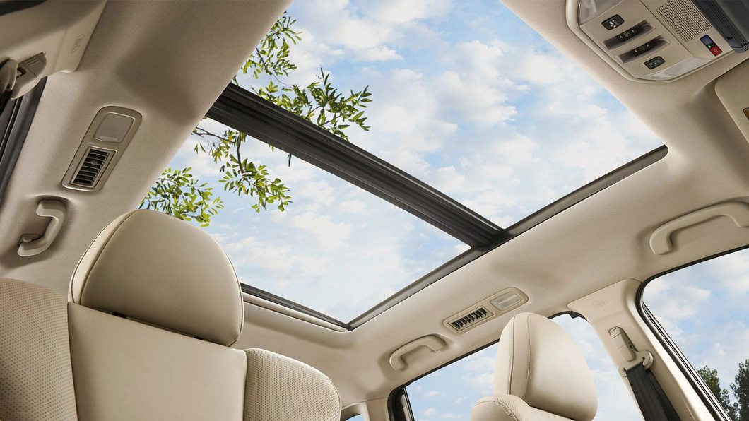 Ưu và nhược điểm dễ thấy của cửa sổ trời toàn cảnh mà bạn cần biết trước khi mua xe - Ảnh 3.