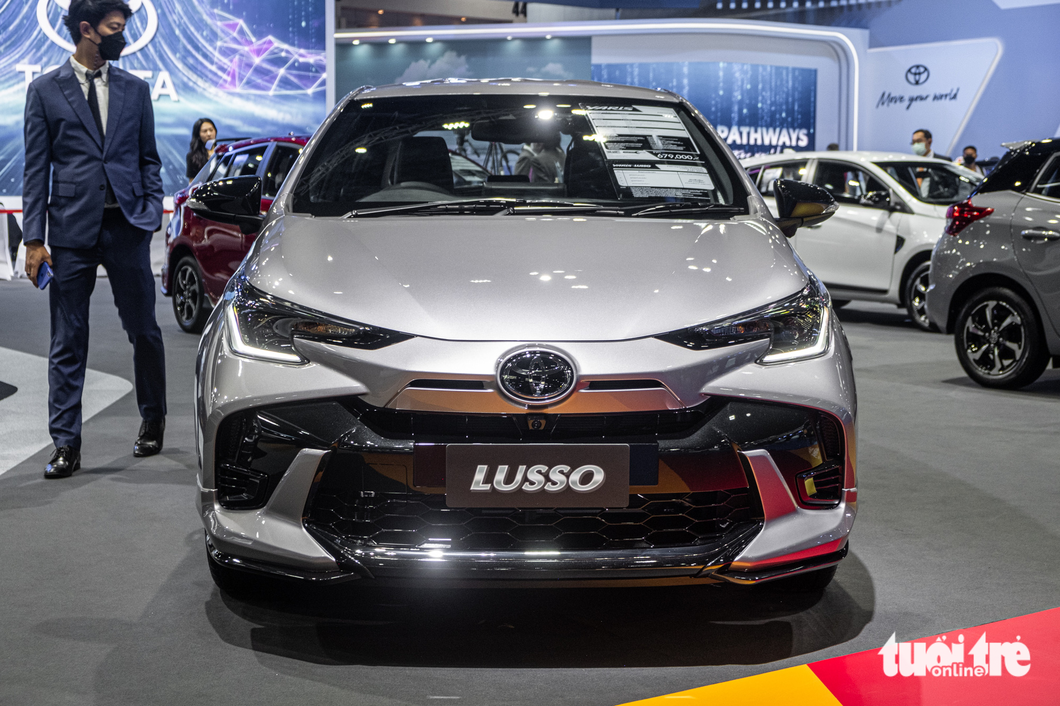 Ảnh thực tế Toyota Yaris 2023: Chuẩn xe Nhật thực dụng, hợp phụ nữ - Ảnh 2. Ảnh thực tế Toyota Yaris 2023: Chuẩn xe Nhật thực dụng, hợp phụ nữ - Ảnh 2.