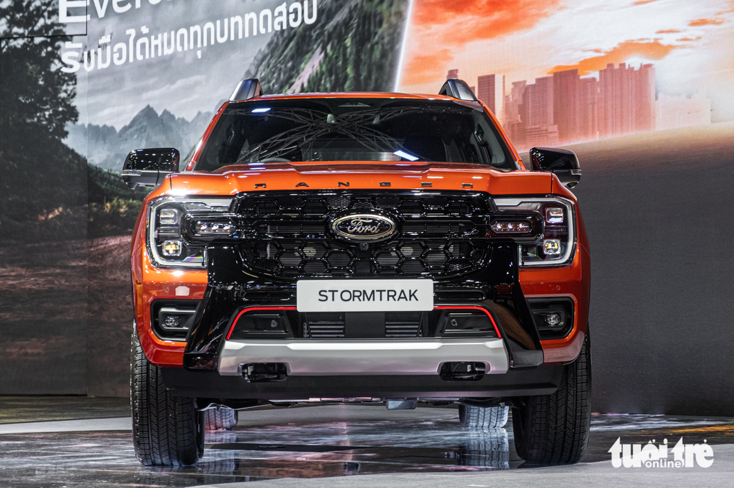 Khám phá Ford Ranger Stormtrak sắp bán ở Việt Nam: Nhiều trang bị xịn, giá quy đổi từ 865 triệu - Ảnh 2.