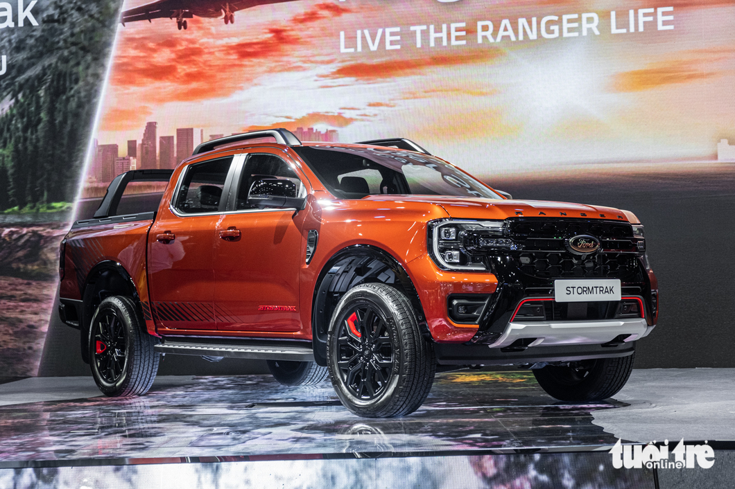 Khám phá Ford Ranger Stormtrak sắp bán ở Việt Nam: Nhiều trang bị xịn, giá quy đổi từ 865 triệu - Ảnh 3. Khám phá Ford Ranger Stormtrak sắp bán ở Việt Nam: Nhiều trang bị xịn, giá quy đổi từ 865 triệu - Ảnh 3.