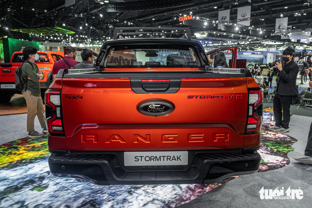 Khám phá Ford Ranger Stormtrak sắp bán ở Việt Nam: Nhiều trang bị xịn, giá quy đổi từ 865 triệu - Ảnh 13. Khám phá Ford Ranger Stormtrak sắp bán ở Việt Nam: Nhiều trang bị xịn, giá quy đổi từ 865 triệu - Ảnh 13.