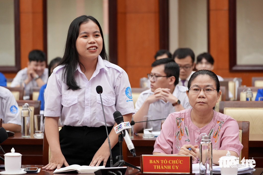Sinh viên Mai Hải Yến, chủ tịch Hội sinh viên Việt Nam học viện Cán bộ TP. HCM - Ảnh: HỮU HẠNH Sinh viên Mai Hải Yến, chủ tịch Hội sinh viên Việt Nam học viện Cán bộ TP. HCM - Ảnh: HỮU HẠNH