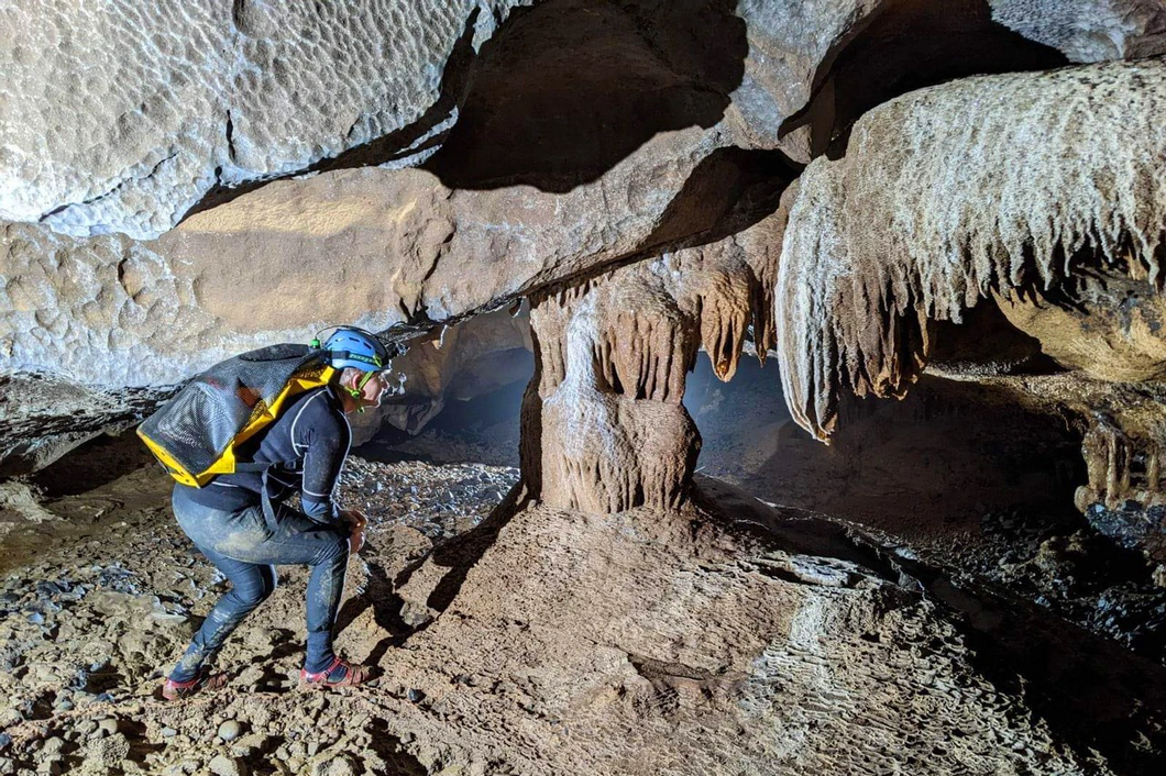 Phát hiện 5 hang động chưa từng có dấu chân người ở Quảng Bình - Ảnh 2.