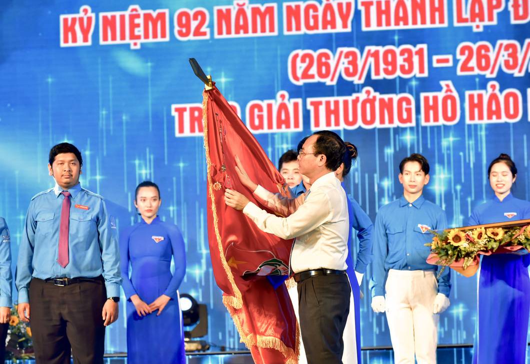 Ngày của phở 12-12 nhận giải thưởng Hồ Hảo Hớn - Ảnh 4.