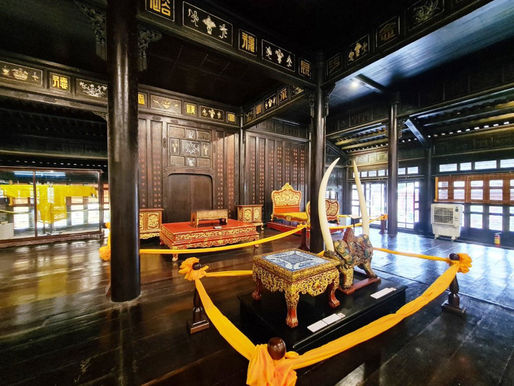 Điện Long An đang là nơi trưng bày nhiều nhất cổ vật triều Nguyễn - Ảnh 5.