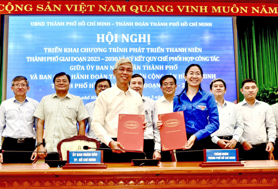 UBND TP.HCM và Thành Đoàn cùng ký kết quy chế phối hợp công tác giai đoạn 2023-2027 - Ảnh: T.T.D.