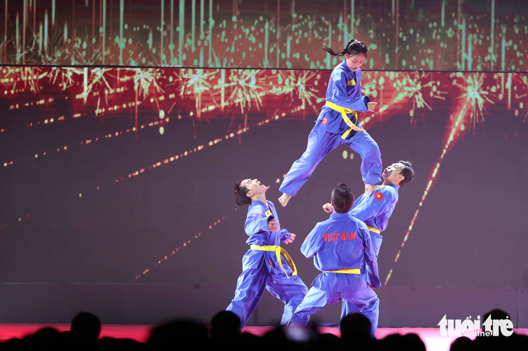 Tiết mục biểu diễn đòn chân sở trường của Vovinam - Ảnh: N.K