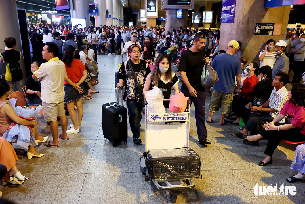 Sân bay Tân Sơn Nhất phải cải thiện chất lượng dịch vụ để phục vụ hành khách - Ảnh: Q.ĐỊNH