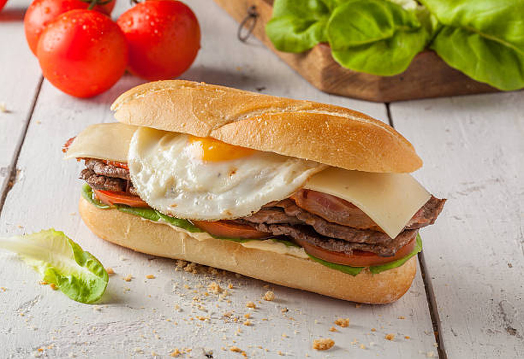 Top 24 món bánh mì kẹp ngon nhất thế giới gọi tên bánh mì Việt Nam - Ảnh 9.