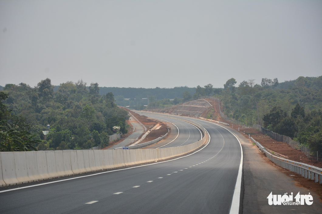 Mách bạn khi đi vào cao tốc Phan Thiết - Dầu Giây - Ảnh 6.