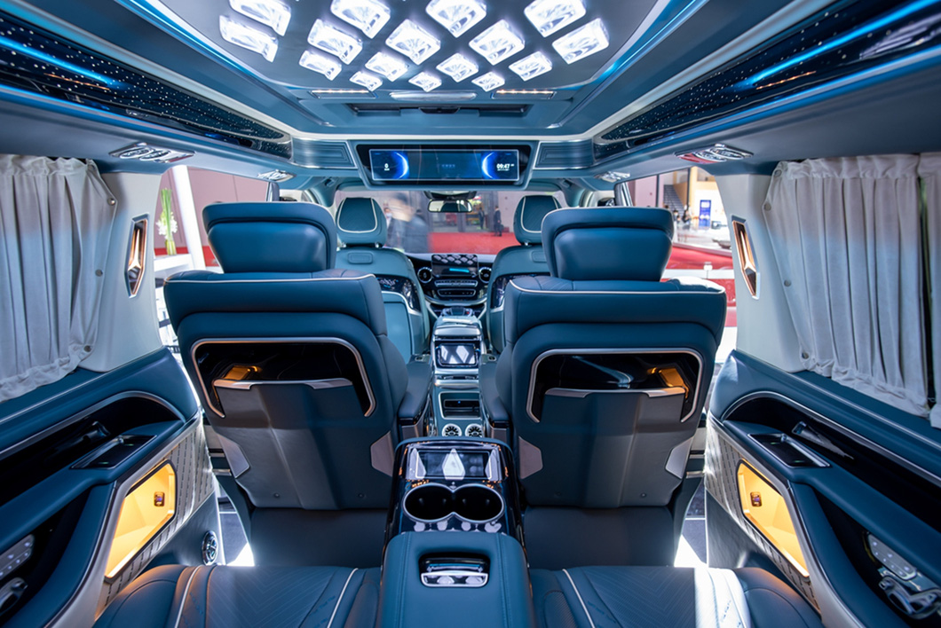Mercedes-Maybach bản van cho triệu phú: Màn hình khổng lồ, ghế như ngai vàng, sàn đá cẩm thạch - Ảnh 7.
