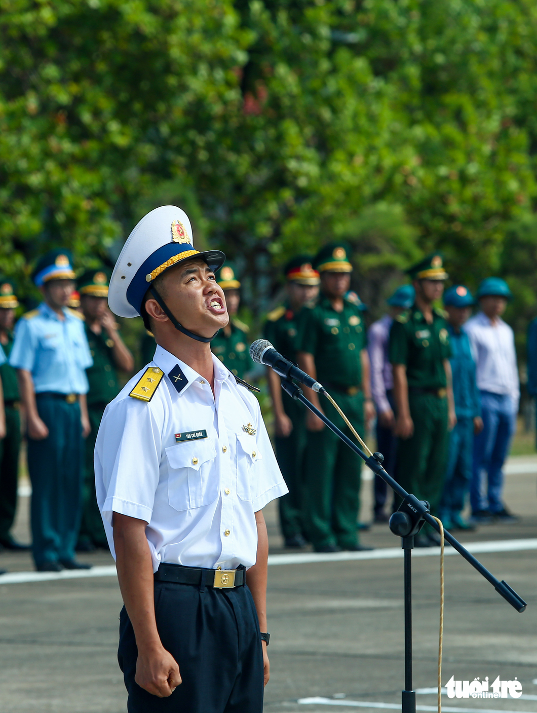 Mong các đoàn ra thăm anh em ở Trường Sa và nhà giàn nhiều hơn - Ảnh 6.