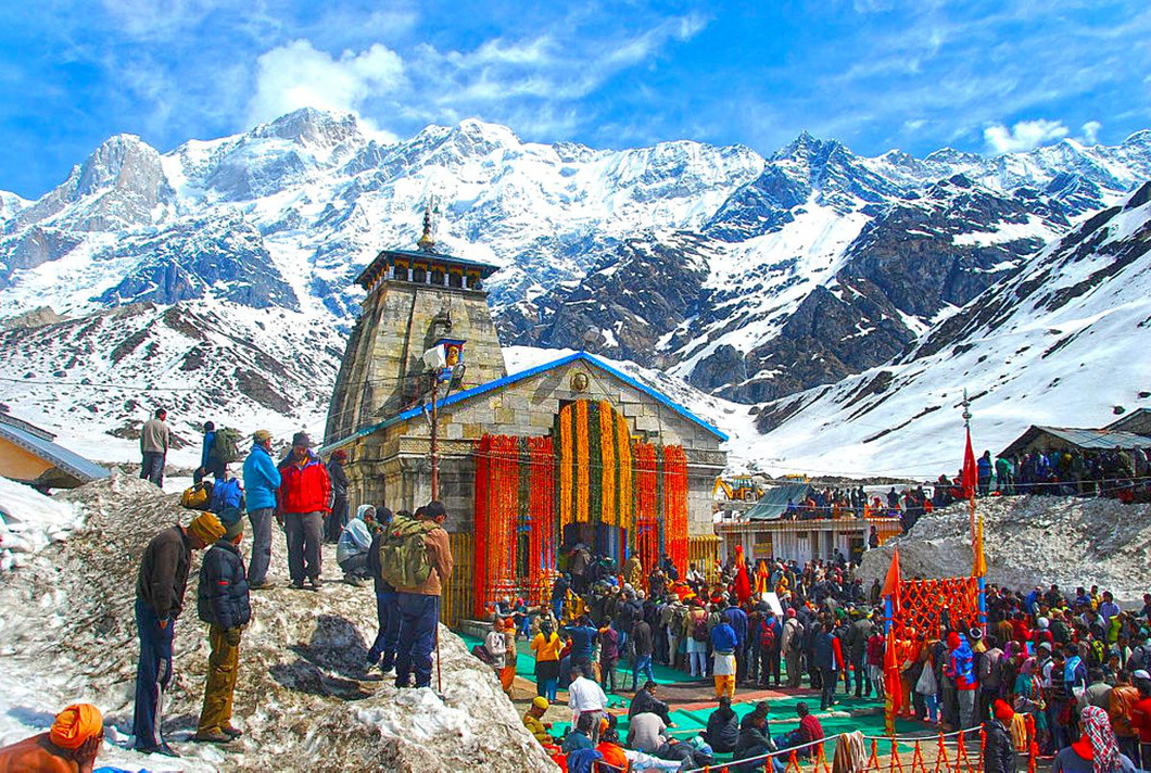 Ngôi đền Kedarnath Yatra hơn 1.200 tuổi thờ vị thần Shiva linh thiêng bậc nhất - Ảnh: India Yug