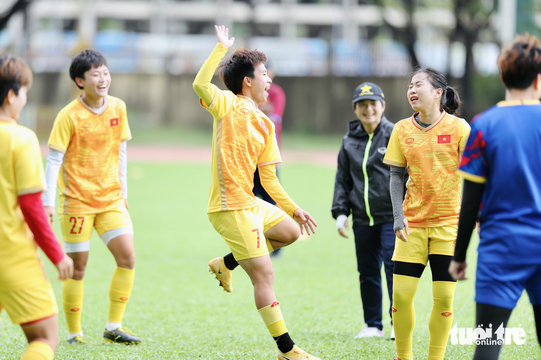 Tiền vệ Tuyết Dung: Thất bại của U22 là động lực cho tuyển nữ Việt Nam giành HCV - Ảnh 1.