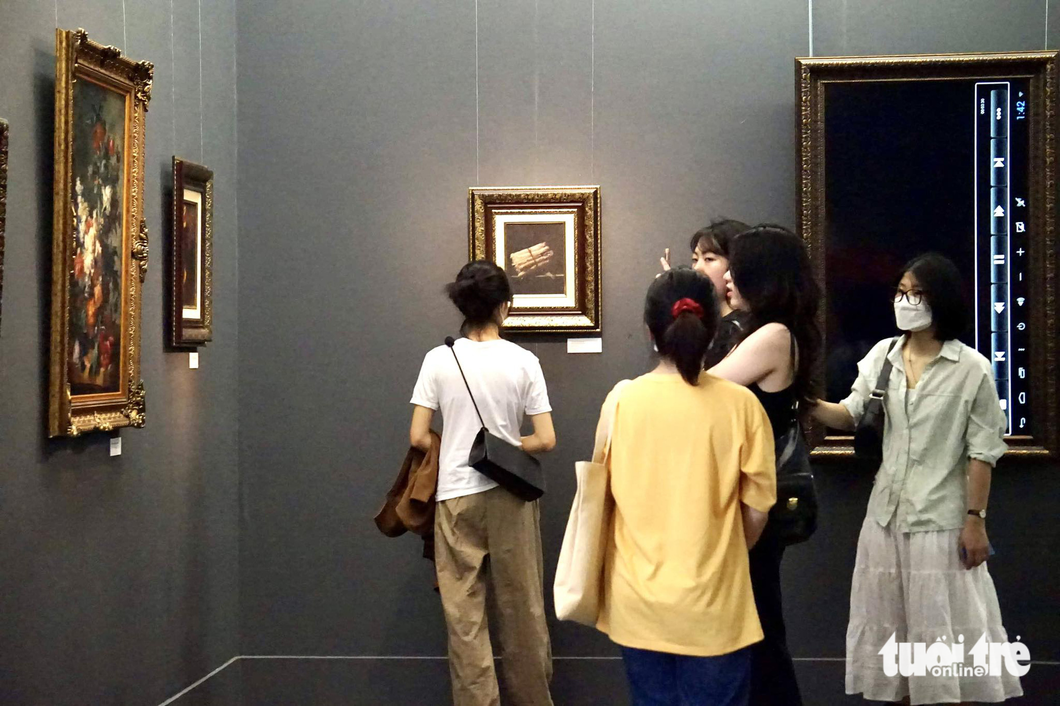 Giới trẻ nô nức đi xem những kiệt tác hội họa Hà Lan - Ảnh 1.