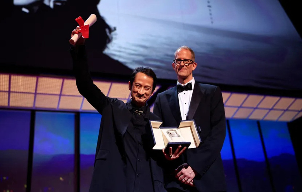 Đạo diễn Trần Anh Hùng - người thầy, người truyền cảm hứng cho nhiều thế hệ nhà làm phim Việt Nam - nhận giải Đạo diễn xuất sắc tại Cannes 2023 - Ảnh: BTC Liên hoan phim Cannes