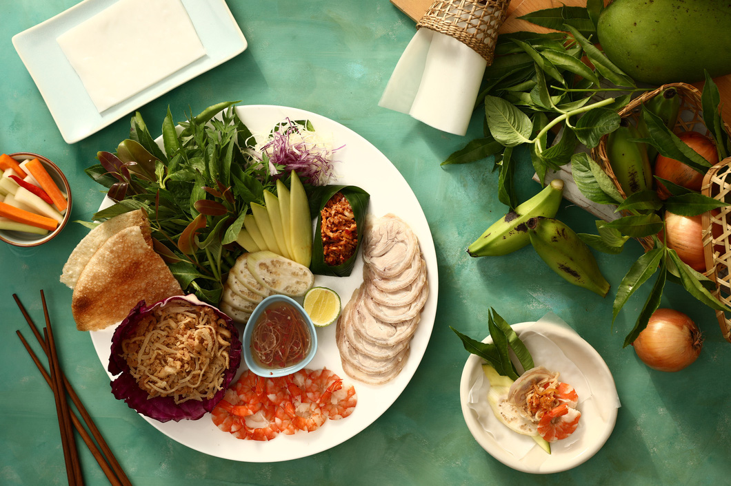 Món cuốn đập Đà Nẵng ở Quán ăn Ngon - Ảnh: DETO