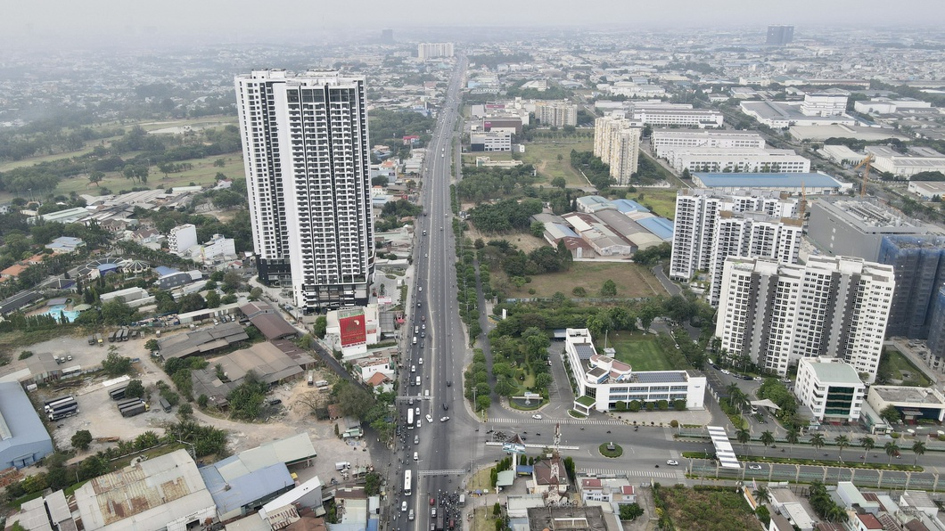 Cận cảnh những cầu đường ở TP.HCM đang chờ cơ chế để lột xác - Ảnh 8. Cận cảnh những cầu đường ở TP.HCM đang chờ cơ chế để lột xác - Ảnh 8.