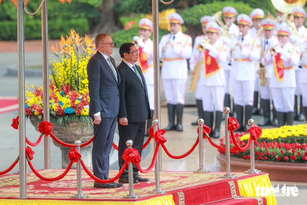 Thủ tướng Phạm Minh Chính đón và hội đàm với Thủ tướng Úc Anthony Albanese - Ảnh 4.