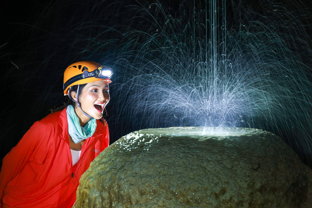 HHen Niê thám hiểm 5 hang động đẹp ngỡ ngàng tại Quảng Bình - Ảnh 10.