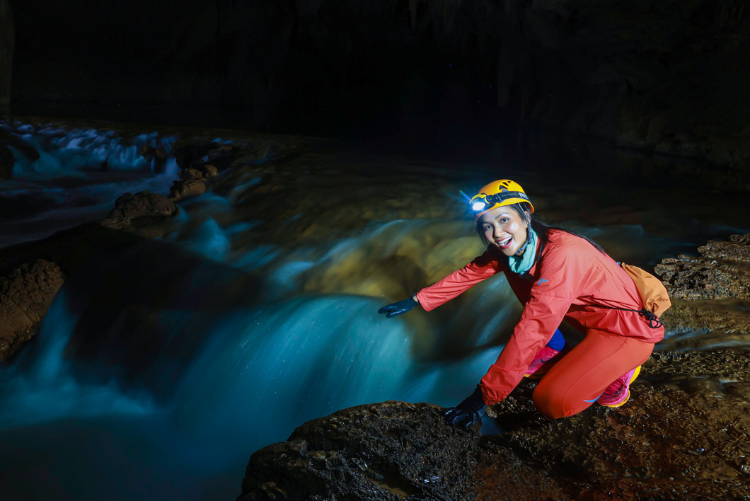 HHen Niê thám hiểm 5 hang động đẹp ngỡ ngàng tại Quảng Bình - Ảnh 9.