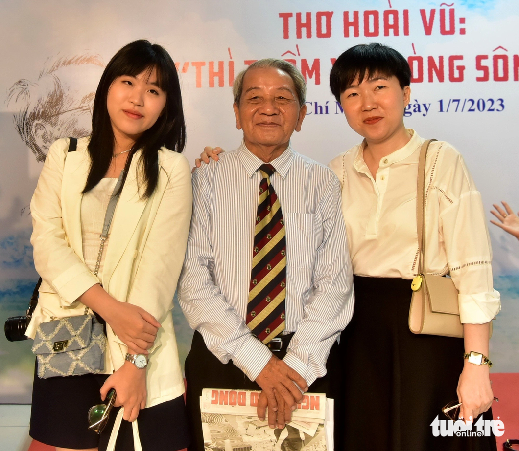 Nhiều người đề xuất giải thưởng Hồ Chí Minh cho nhà thơ Hoài Vũ - Ảnh 4.
