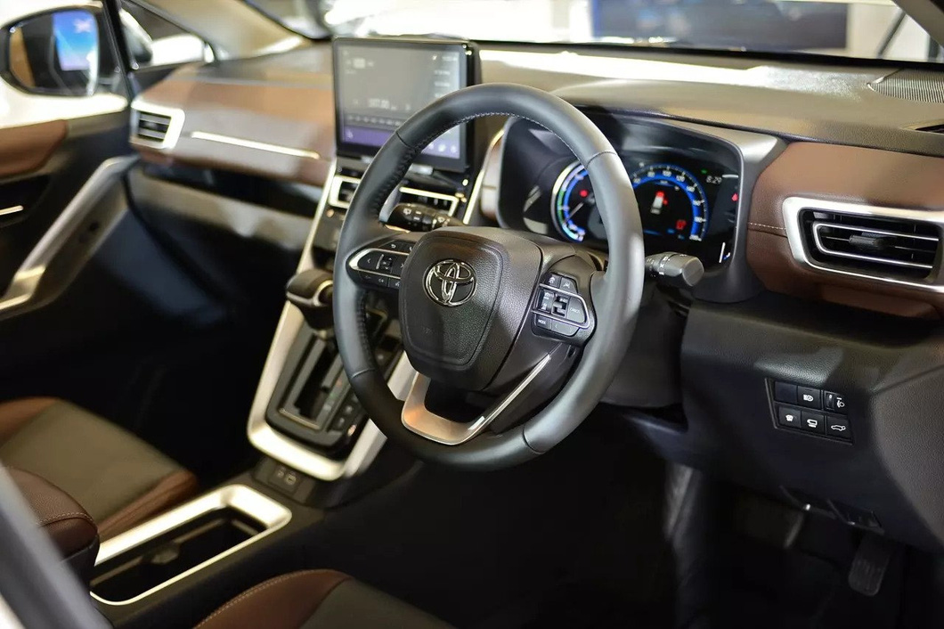 Toyota Innova 2023 dễ bán song song bản cũ ở Việt Nam, trang bị 'xịn' hơn hẳn - Ảnh 4.