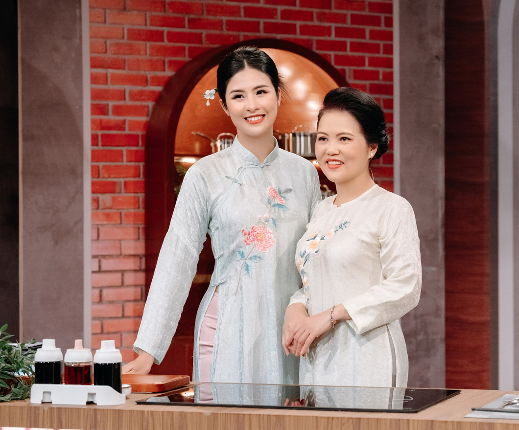 Hoa hậu Ngọc Hân và dì tham gia Món ngon vật lạ - Ảnh: VTV3