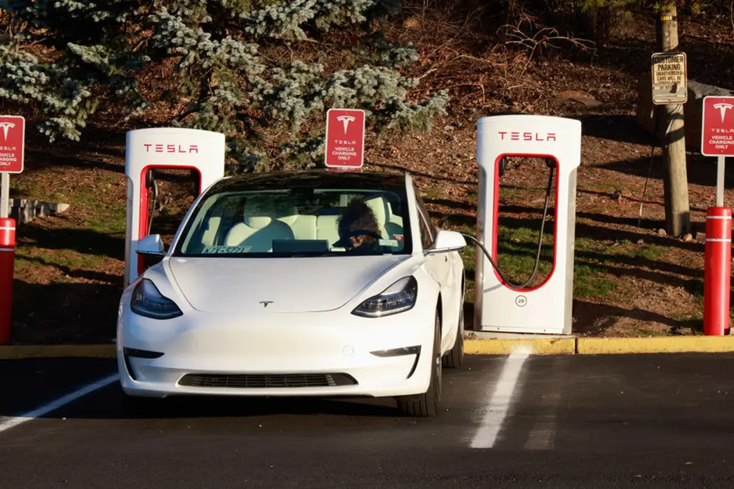 Quãng đường xe Tesla đi được trong thực tế thấp hơn khá nhiều thông số được đưa ra - Ảnh: Insider