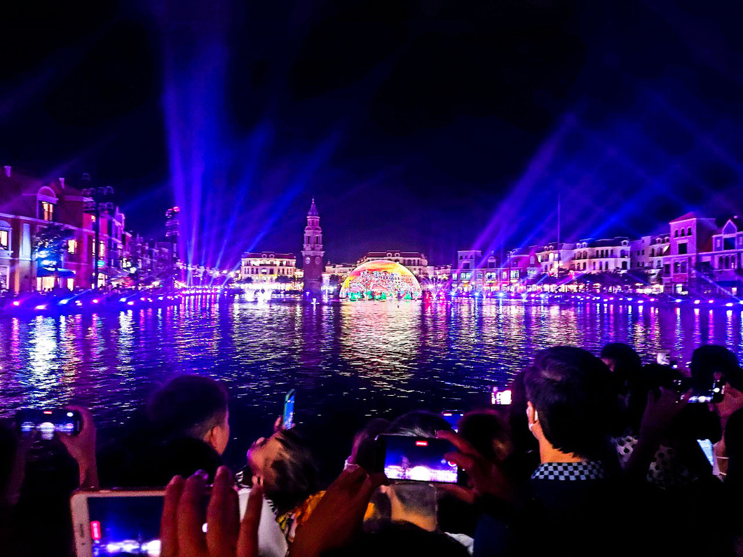 Show diễn triệu đô Sắc màu Venice ở khu Grand World Phú Quốc sẽ làm khách du lịch mãn nhãn - Ảnh: CHÍ CÔNG