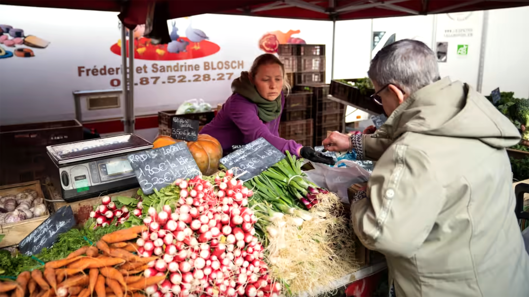 Giới chuyên gia lạc quan eurozone thoát suy thoái nhờ trưởng kinh tế vững chắc ở Pháp và Tây Ban Nha - Ảnh: BLOOMBERG