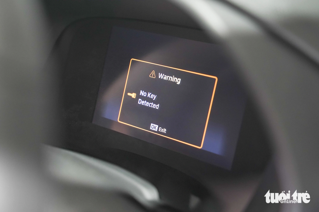 Detail of the 'mini' Expander Cross to be assembled in Indonesia - photo 8. The speedometer of the vehicle is fully electronic in colour. A great device for small cars - photo: can be hung