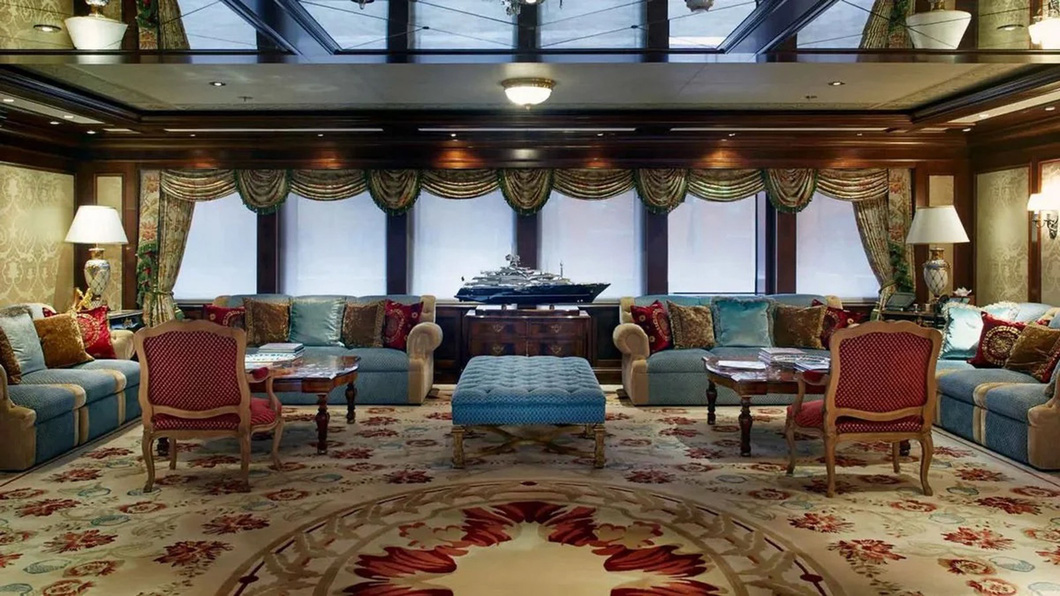 The original interior of Sarafasa/Pure was custom-built by the prince based on the culture, architectural style and color of northern Italy.  Therefore, the royal red and yellow tones are expressed throughout the space, creating an atmosphere of luxury and elegance. "smells like money" Super Yacht's - Photo: Luxury Launch