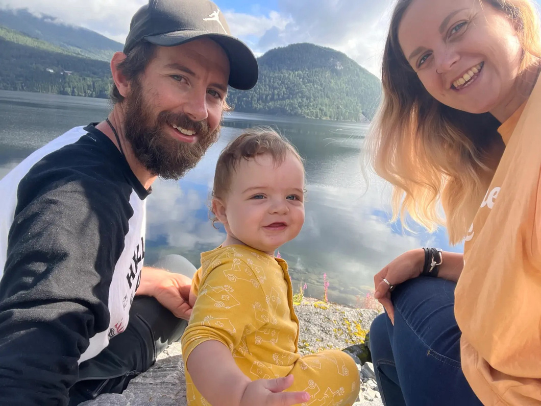 11-month-old baby has traveled to 23 countries: crawling in Switzerland, teething in Norway, weaning in France - photo 14.