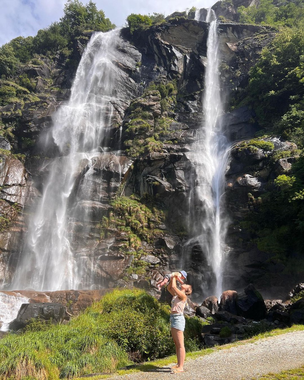 11-month-old baby has traveled to 23 countries: crawling in Switzerland, teething in Norway, weaning in France - Photo 3. 11-month-old baby has traveled to 23 countries: crawling in Switzerland, teething in Norway, weaning in France - Photo 3.