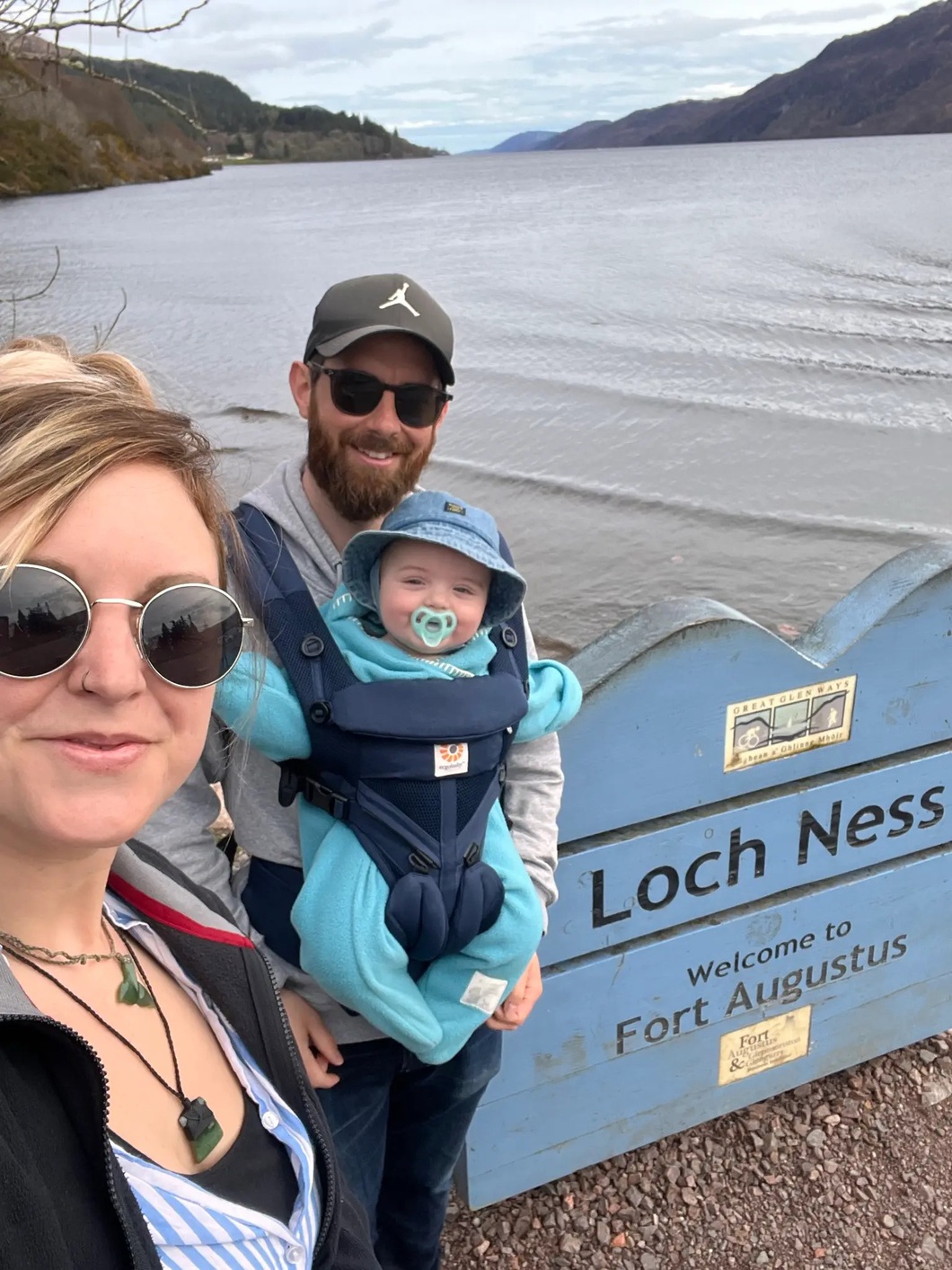 11-month-old baby has traveled to 23 countries: crawling in Switzerland, teething in Norway, weaning in France - Photo 9. The family documented the trip on their Instagram page, hoping Atlas will enjoy it as he grows. Lewis said,