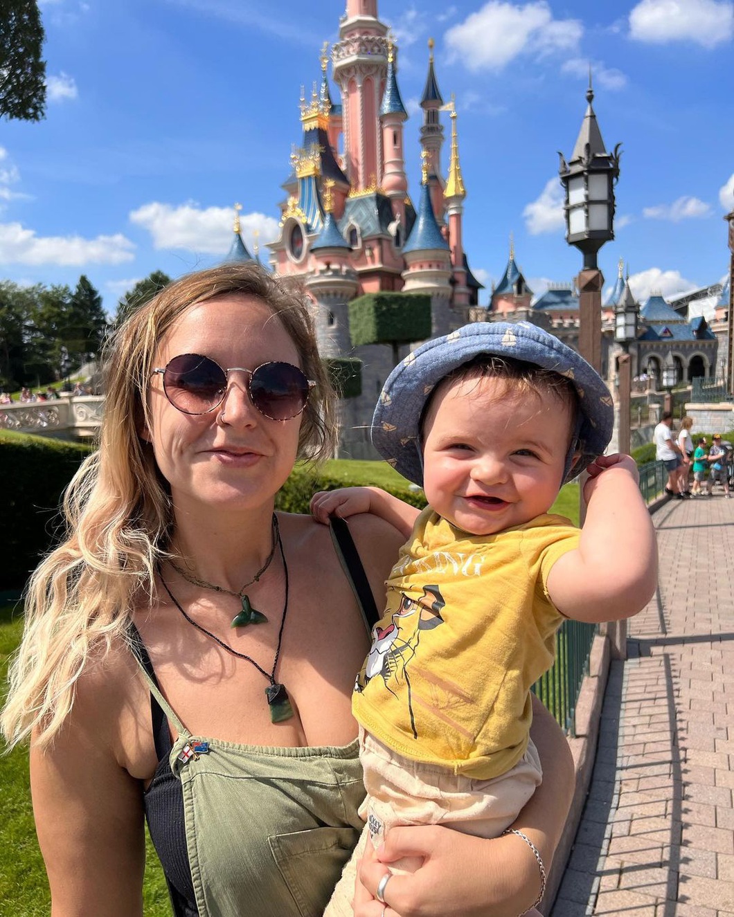 11-month-old baby has traveled to 23 countries: crawling in Switzerland, teething in Norway, weaning in France - Photo 6. 11-month-old baby has traveled to 23 countries: crawling in Switzerland, teething in Norway, weaning in France - Photo 6.