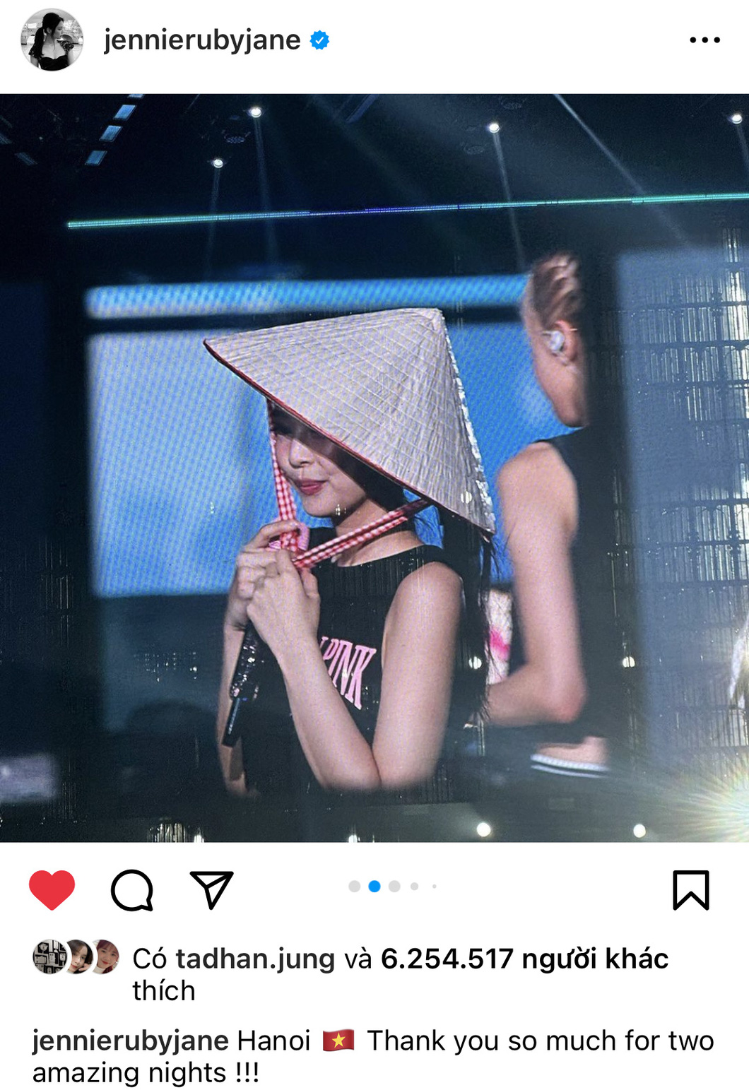 Jennie đăng ảnh đội nón lá, dành lời cảm ơn khán giả Việt - Ảnh chụp màn hình