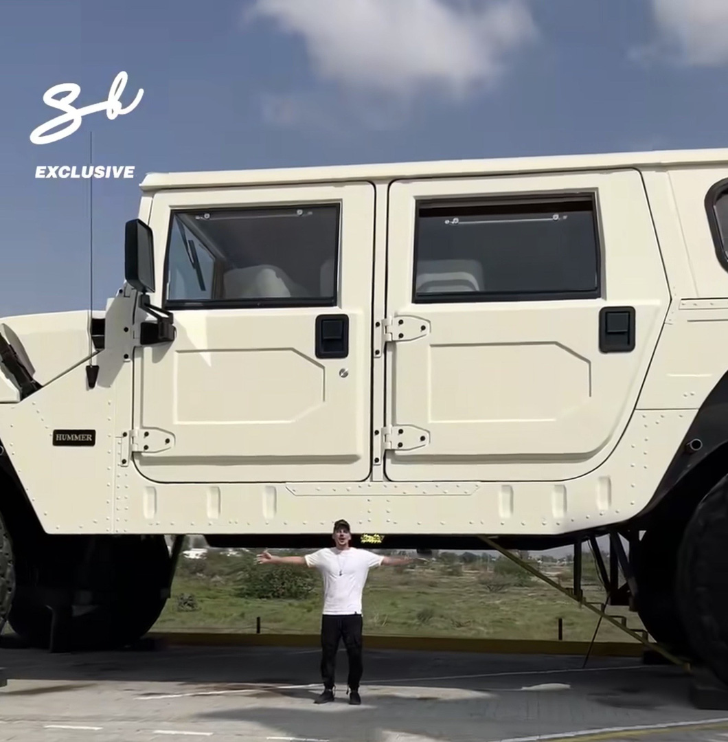 Discover the Middle Eastern billionaire's world's biggest Hummer: As big as an apartment, each cake costs enough to buy a new car - photo 2.