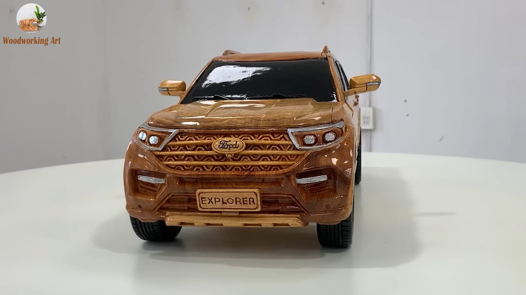 9x 'rolls up its sleeves' to make Ford Explorer 2023 out of wood, US newspaper praises it as 'very delicate' - photo 10.