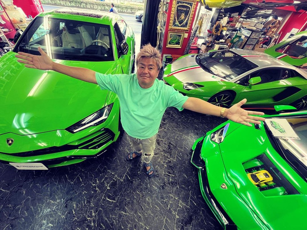 He is famous in the car industry for owning an exclusive collection of Lamborghini cars, which he customized himself.  Apart from this, he also opened a car tuning shop to serve people with similar interests – Photo: morohoshi7777/Instagram