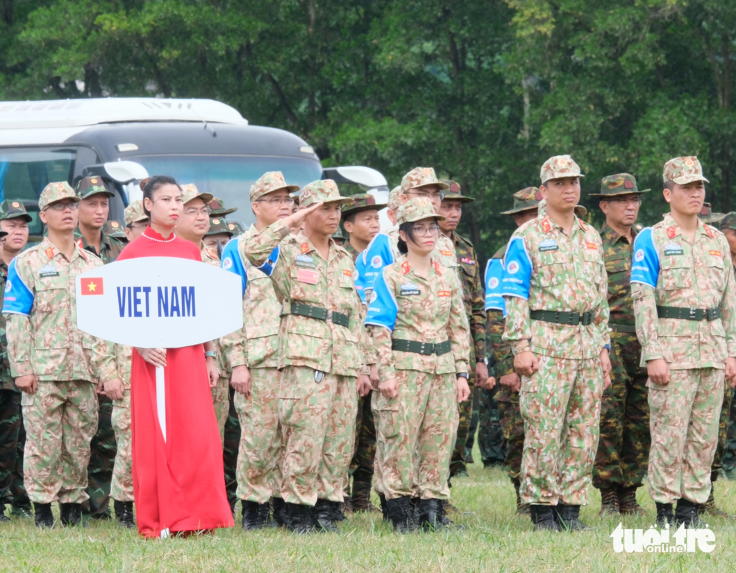 Đoàn Việt Nam dự lễ khai mạc - Ảnh: HÀ THANH