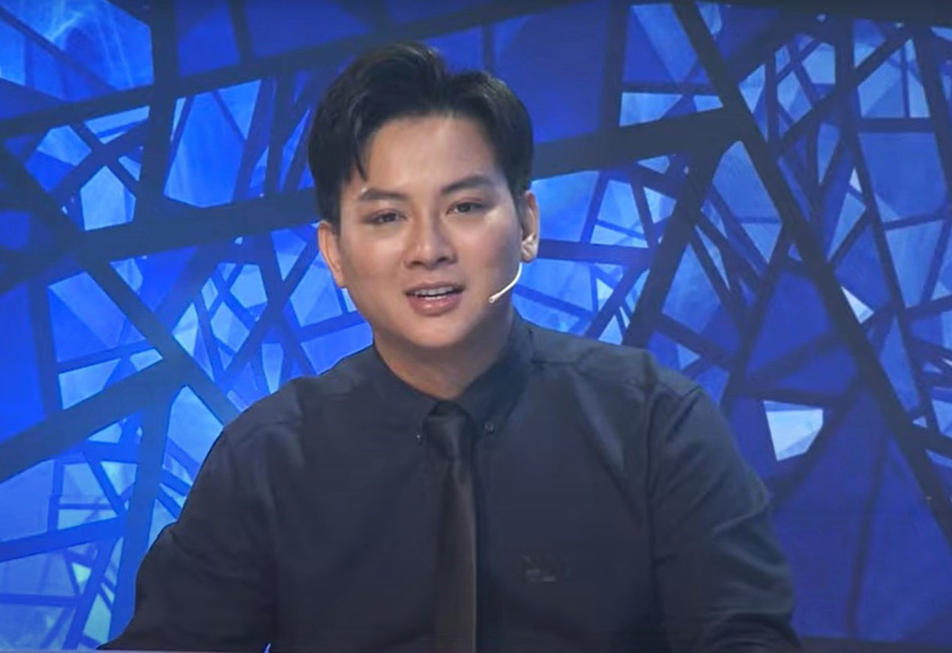 Hoài Lâm trong chương trình Sàn chiến giọng hát - Ảnh: BTC