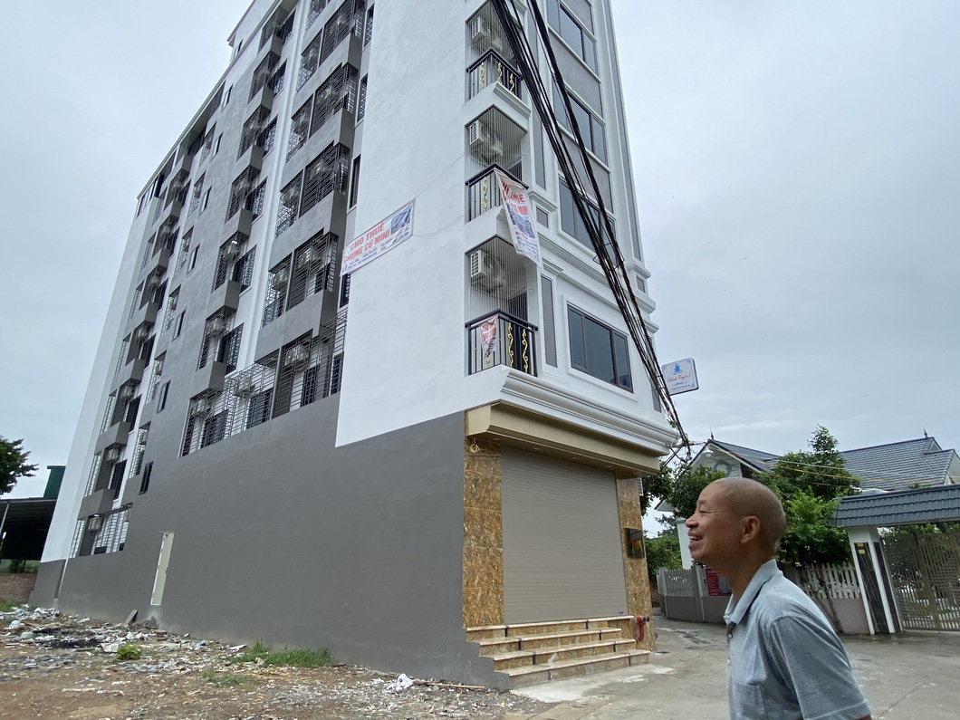 Đua nhau mua đất cất chung cư mini - Ảnh 2. Chung cư mini mới mọc lên ở thôn Thái Bình (xã Bình Yên) - Ảnh: QUANG THẾ