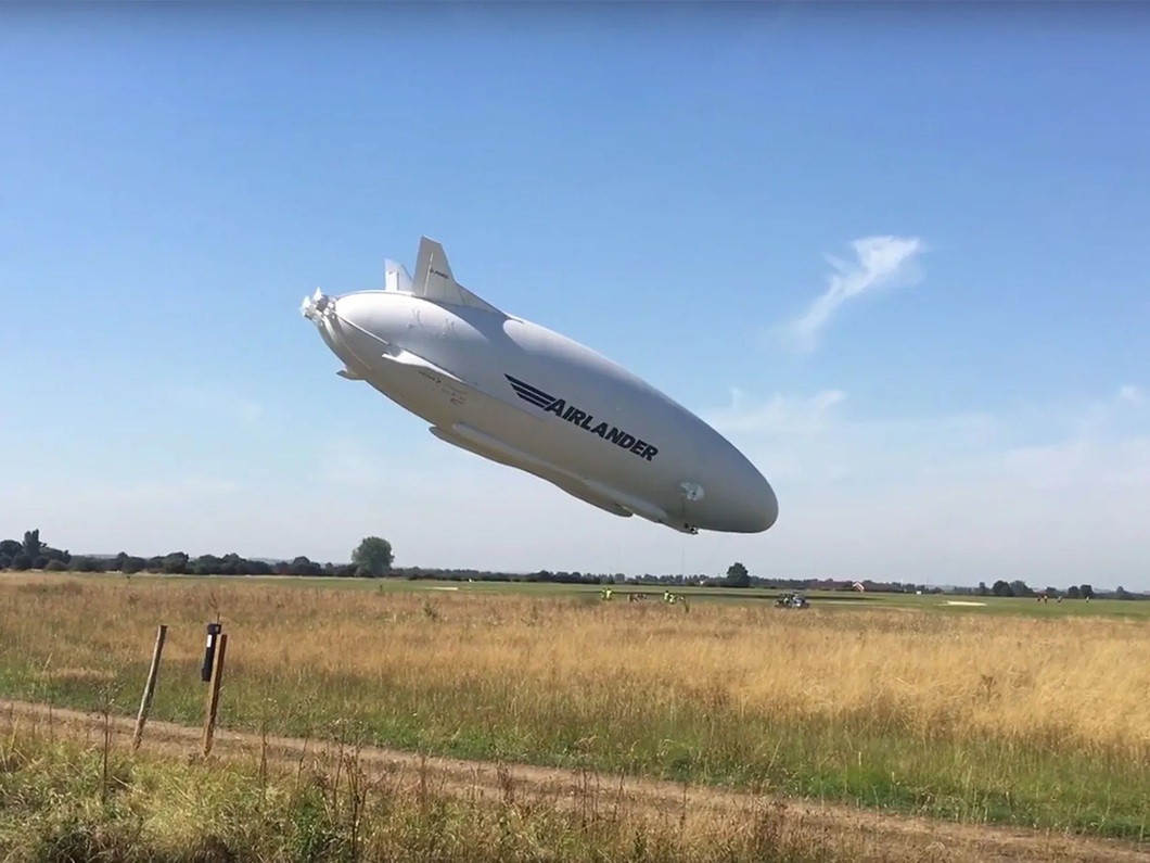 Airship becomes 'world's largest aircraft': as long as a football field, as high as 6 double-decker buses - Photo 8. Airship becomes 'world's largest aircraft': as long as a football field, as high as 6 double-decker buses - Photo 8.